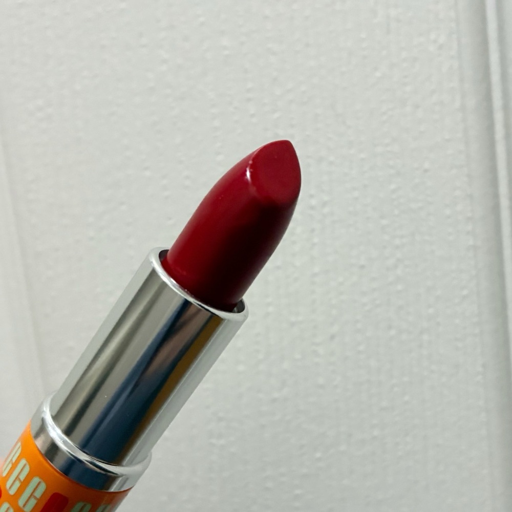 [ FIRM price ] Clinique Lipstick in Cherry 🍒 Pop